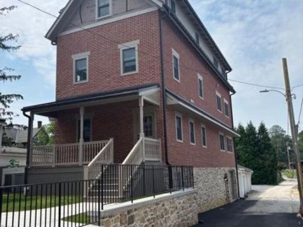 24 S WARREN AVENUE , Unit B, MALVERN, PA 19355