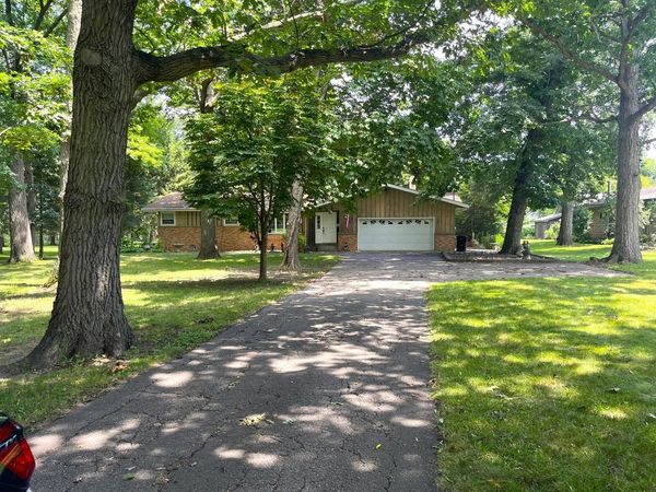 9823 256th AVENUE, Salem, WI 53168