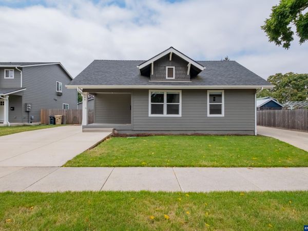 180 Hiatt St, Lebanon, OR 97355