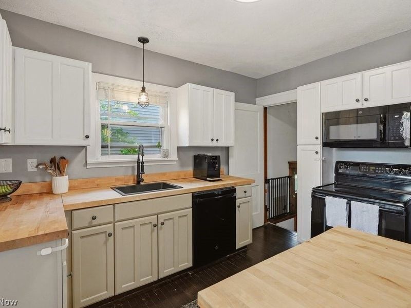 1605 Warren Road, Lakewood, OH 44107 Photo 16