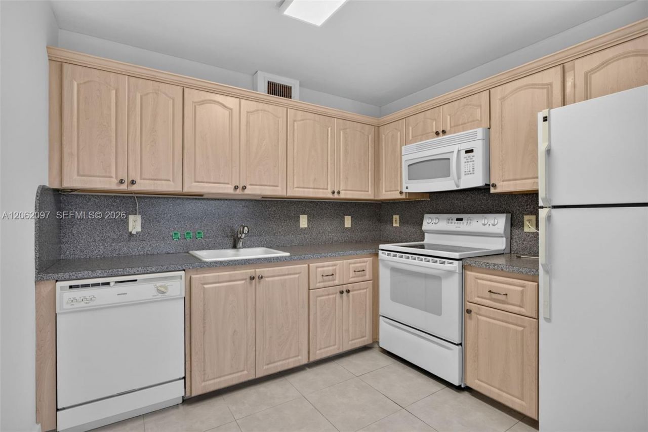 1903 Bermuda Cir , Unit D2, Coconut Creek, FL 33066 Photo