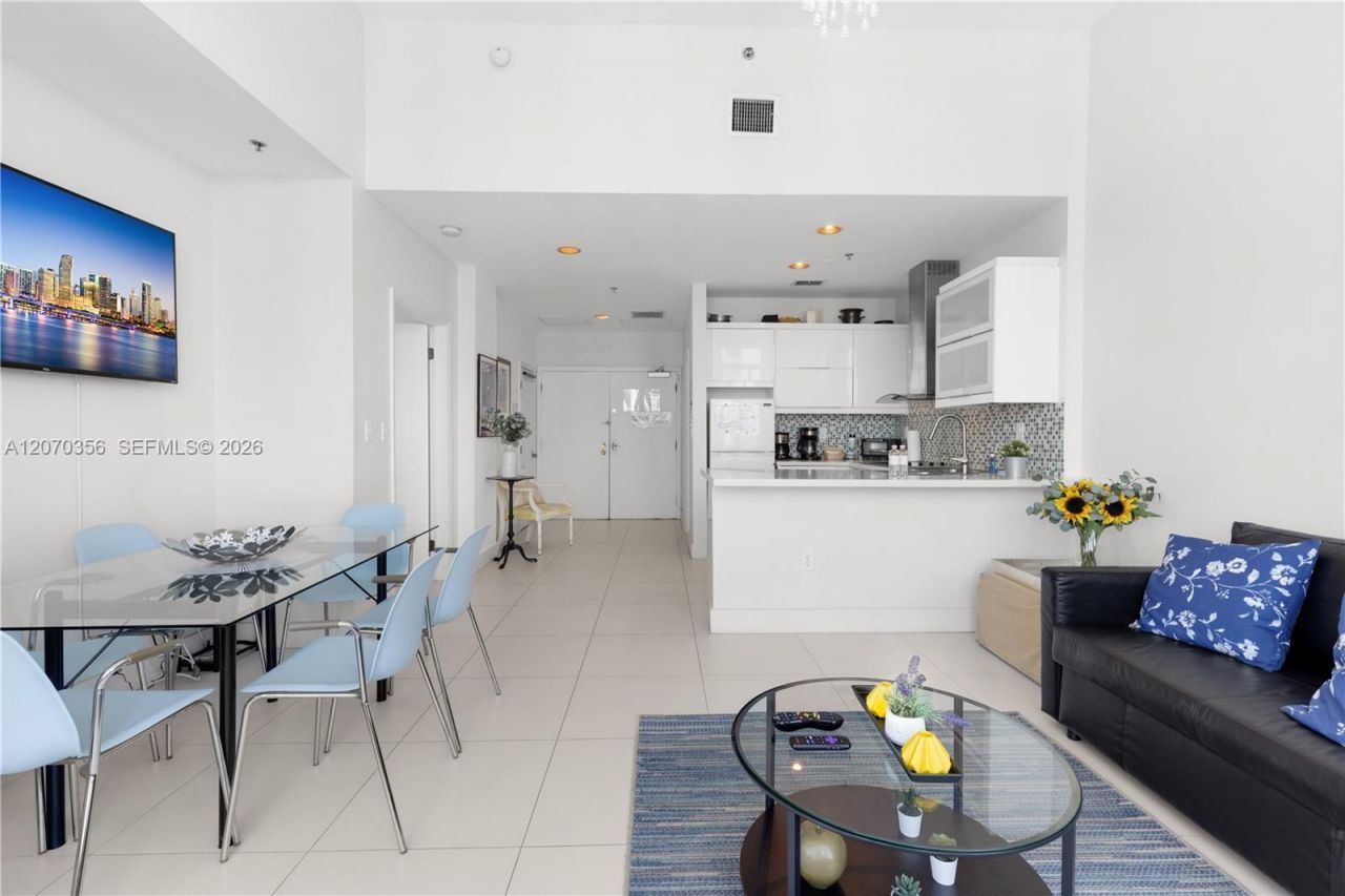 5445 Collins Ave , Unit TS11, Miami Beach, FL 33140 Photo