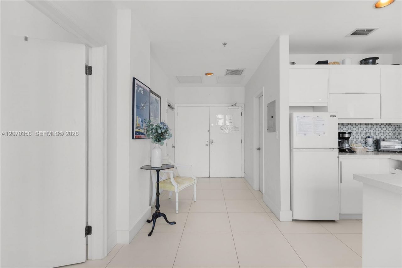 5445 Collins Ave , Unit TS11, Miami Beach, FL 33140 Photo
