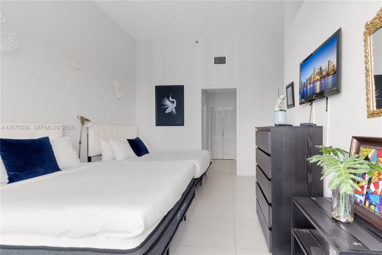 5445 Collins Ave , Unit TS11, Miami Beach, FL 33140 Photo