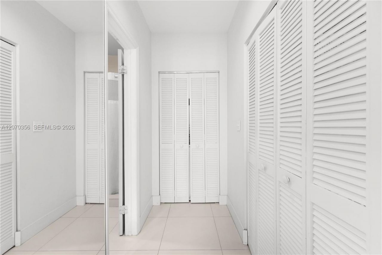 5445 Collins Ave , Unit TS11, Miami Beach, FL 33140 Photo