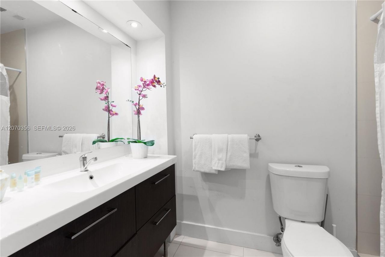 5445 Collins Ave , Unit TS11, Miami Beach, FL 33140 Photo