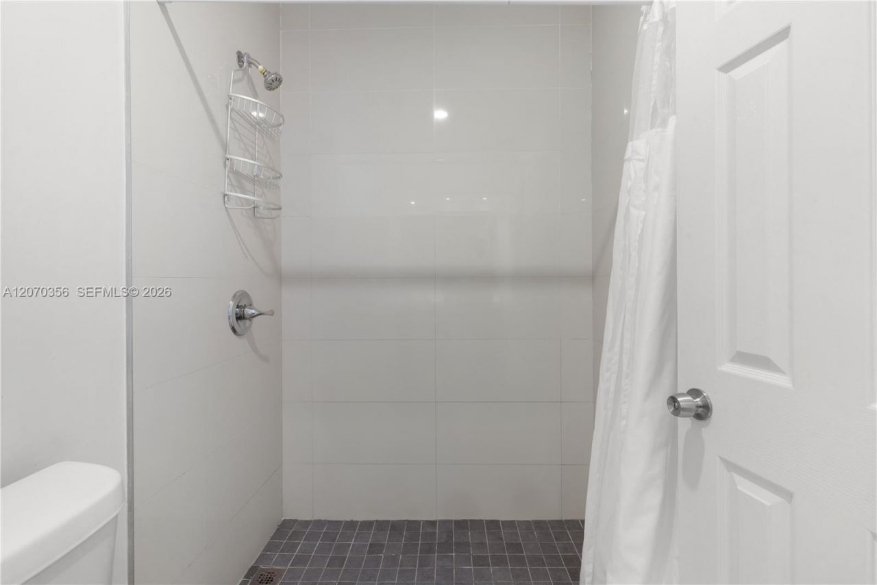 5445 Collins Ave , Unit TS11, Miami Beach, FL 33140 Photo