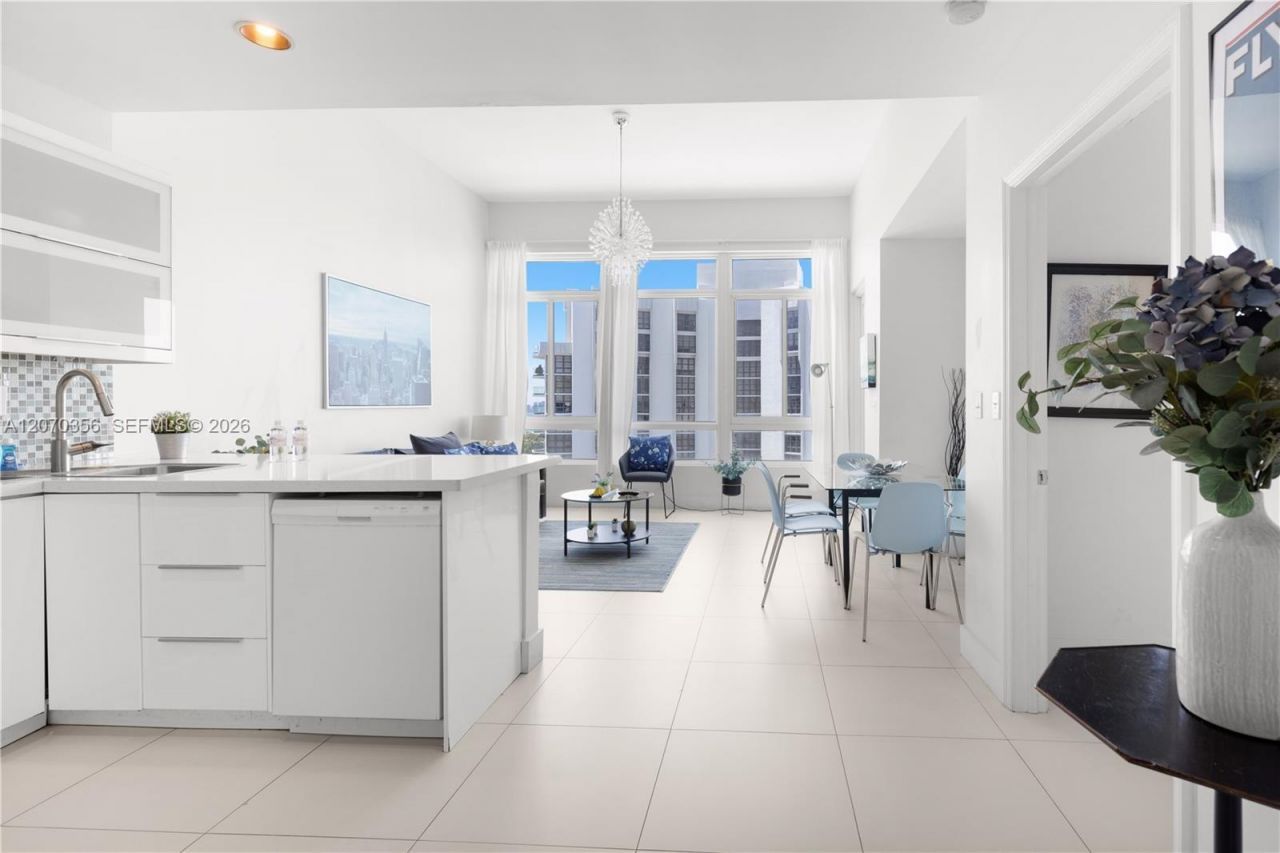 5445 Collins Ave , Unit TS11, Miami Beach, FL 33140 Photo