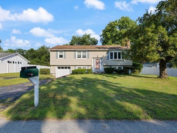 15 Blue Jay Avenue, Dracut, MA 01826