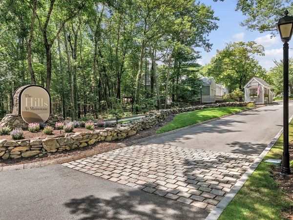 91 Hillside Dr, Unit 91, Wayland, MA 01778