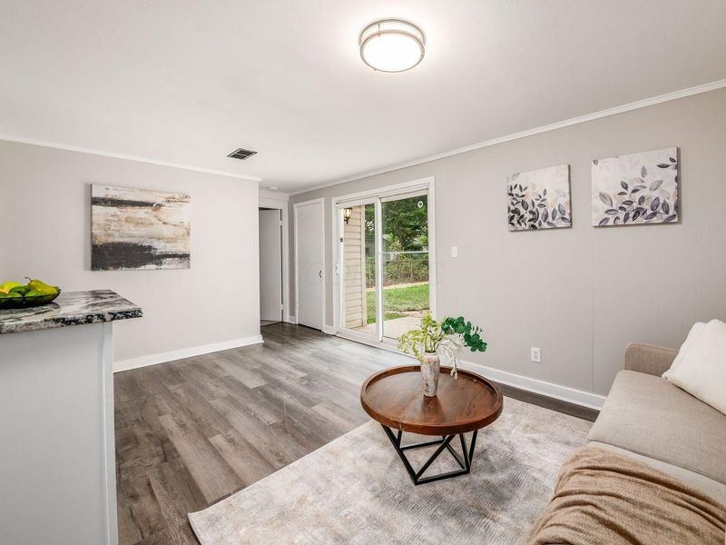 1028 S Hampton Road, Columbus, OH 43227 Photo 9