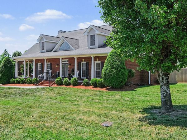 2009 Brunswick Dr , Lebanon, TN 37087