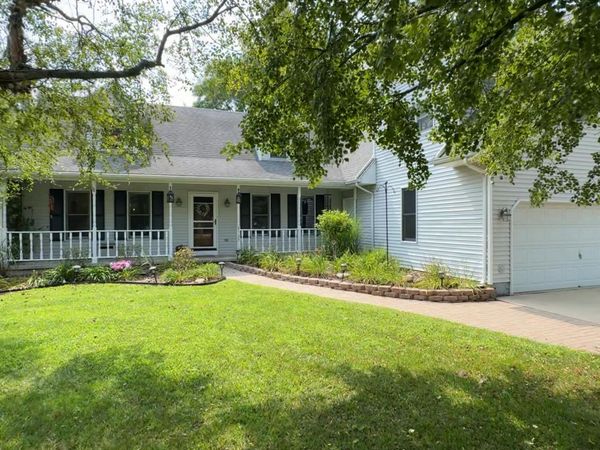 8525 Summerfield Road, Lambertville, MI 48144