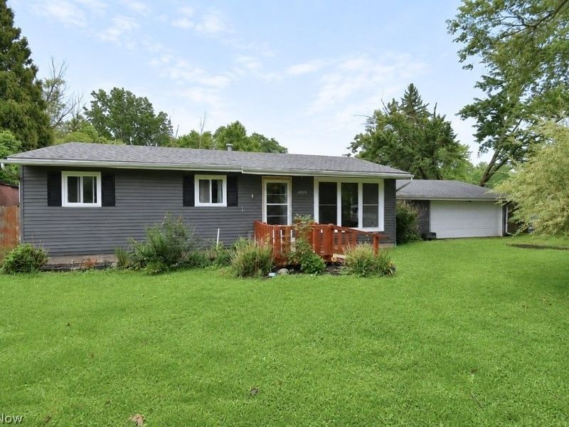 12975 Caves Road, Chesterland, OH 44026 Photo 3