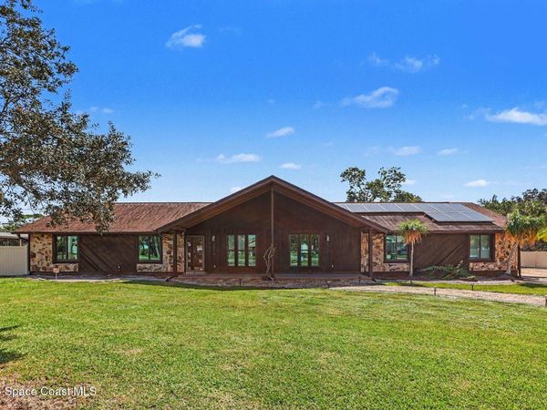 3200 N Tropical Trail N, Merritt Island, FL 32953