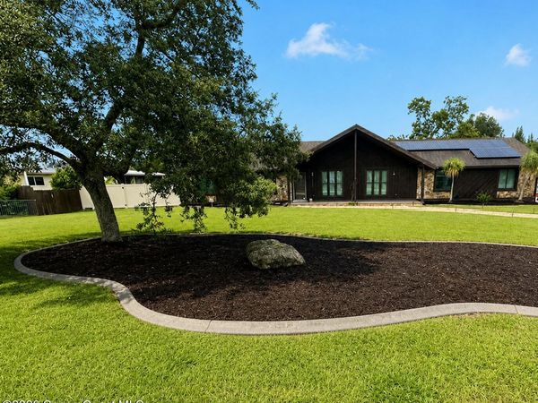 3200 N Tropical Trail N, Merritt Island, FL 32953