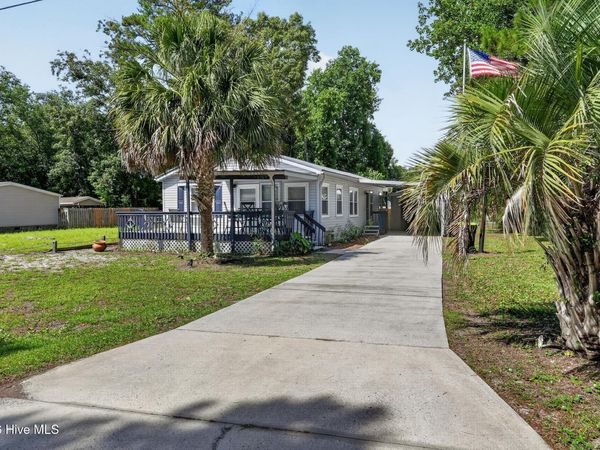 1742 Hideaway Road SW, Ocean Isle Beach, NC 28469