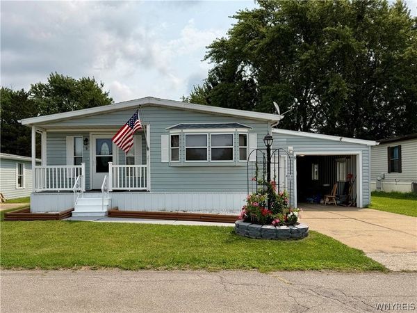9 Brookridge Drive , Hamburg, NY 14075