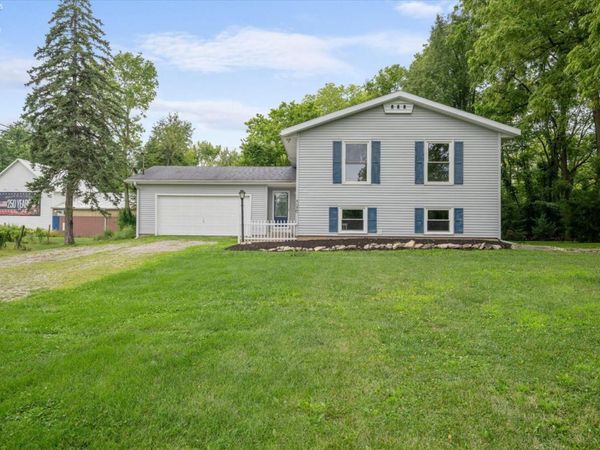 526 NE Catawba Road, Port Clinton, OH 43452