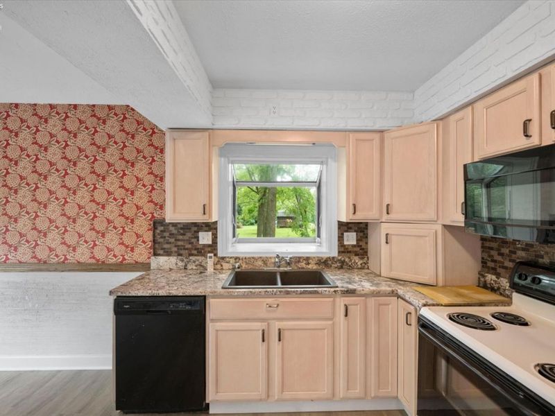 526 NE Catawba Road, Port Clinton, OH 43452 Photo 9