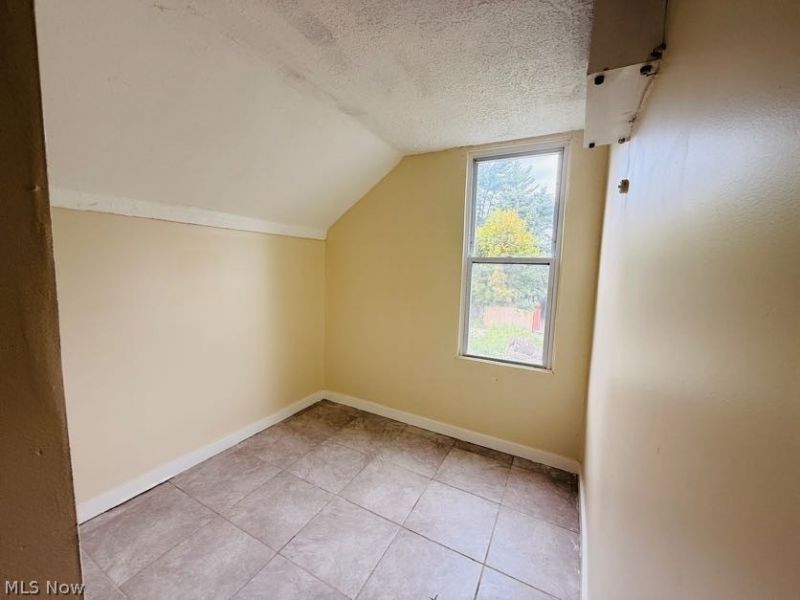 3838 Marvin Avenue, Cleveland, OH 44109 Photo 12