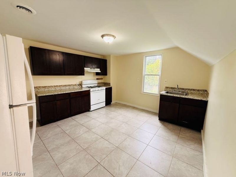 3838 Marvin Avenue, Cleveland, OH 44109 Photo 3