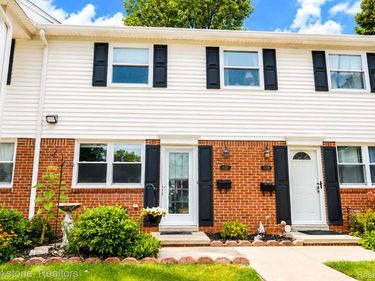 45737 Kensington, Utica, Mi 48317