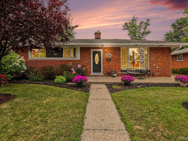 8965 Shannon Drive, Sterling Heights, Mi 48314