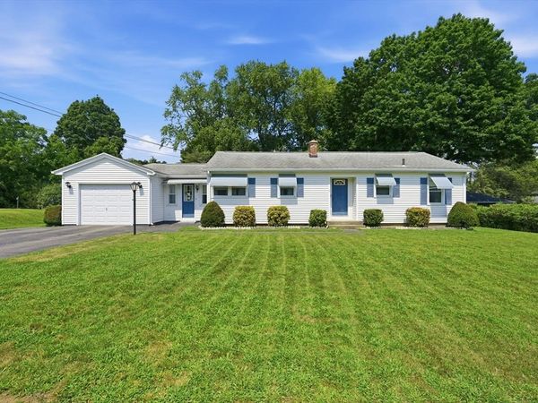 14 Sylvia St, Palmer, MA 01080