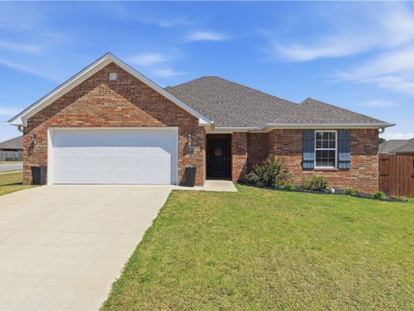 2200 Brown Bear Lane , Gentry, AR 72734