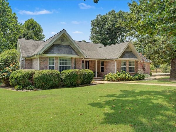 10555 Meadowlark Lane, Gravette, AR 72736