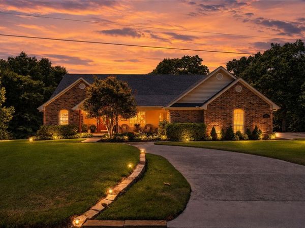1520 N Woodland Drive , Rogers, AR 72756