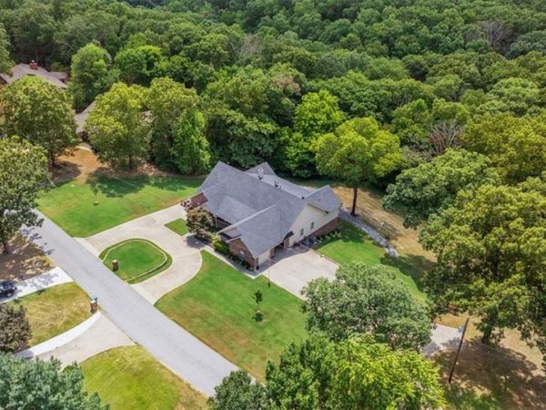 1520 N Woodland Drive , Rogers, AR 72756