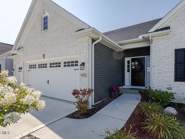 9851 Saugatuck Drive , Sylvania, OH 43560