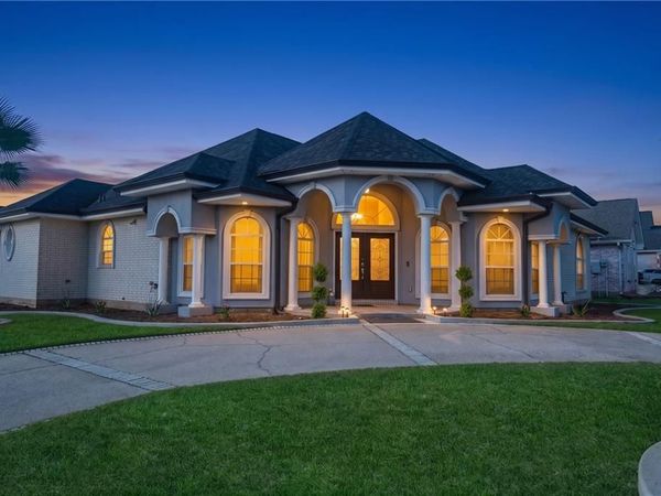 11412 LONGVIEW Drive , New Orleans, LA 70128