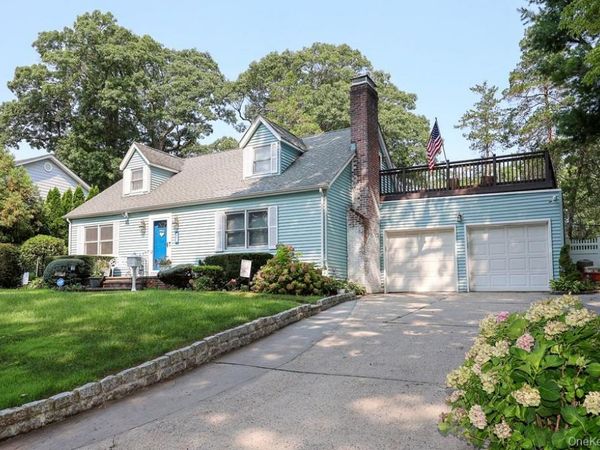40 Plymouth Drive S, Glen Head, NY 11545