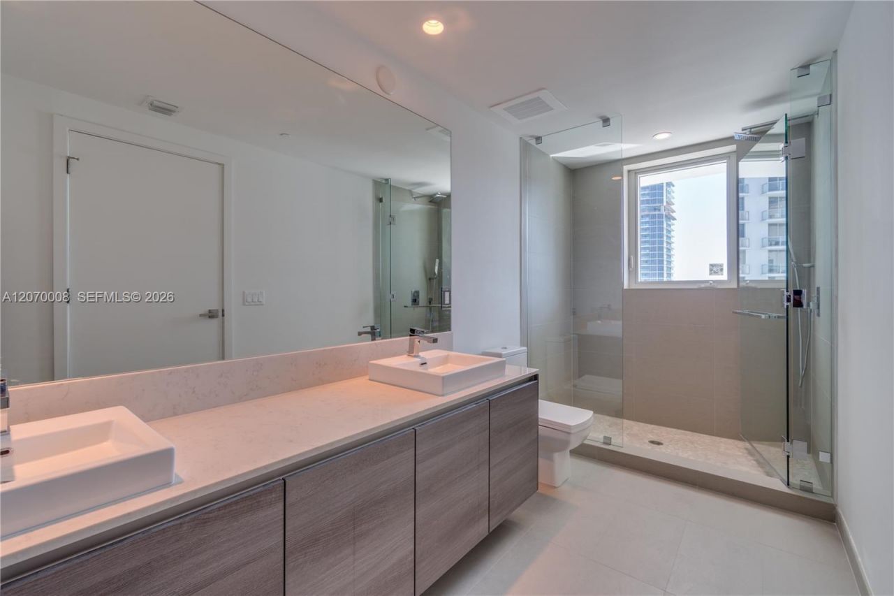 1080 Brickell Ave , Unit 3406, Miami, FL 33131 Photo