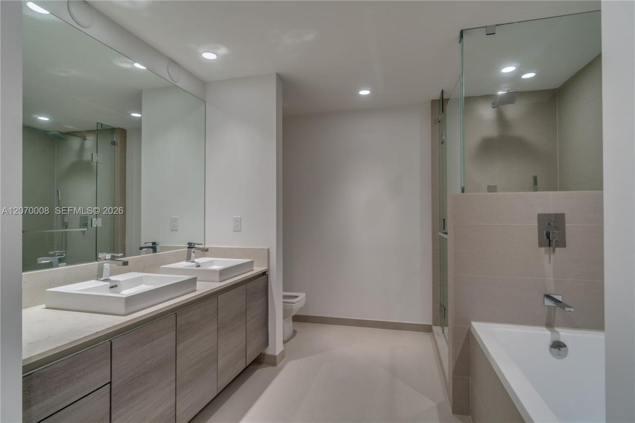 1080 Brickell Ave , Unit 3406, Miami, FL 33131 Photo