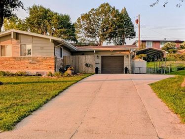 8464 Browne Street, Omaha, NE 68134