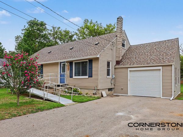 74 N Park Street NE, Cedar Springs, MI 49319