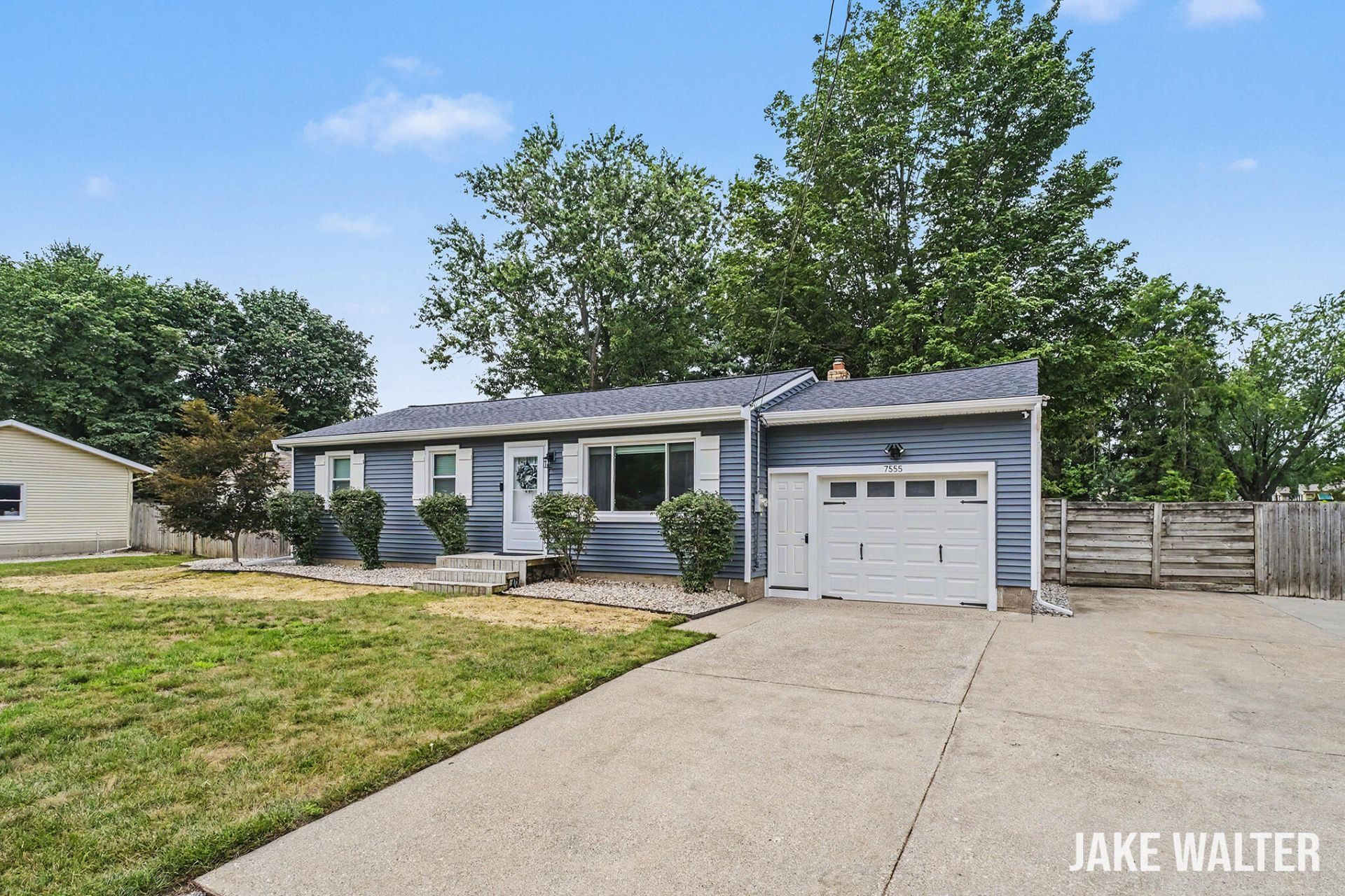 7555 22nd Avenue, Jenison, MI 49428 Main Photo