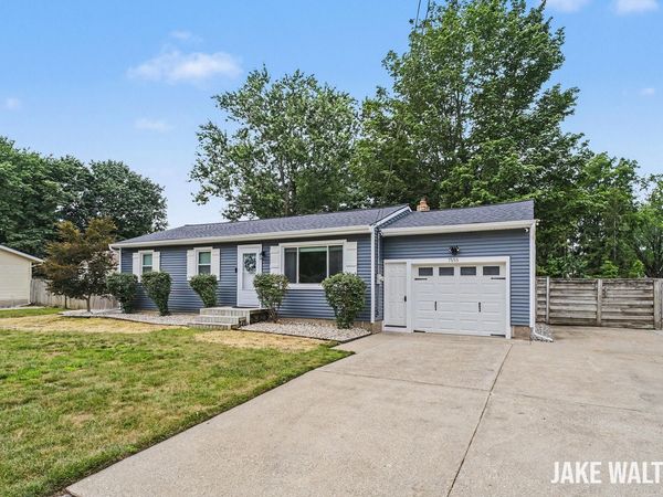 7555 22nd Avenue, Jenison, MI 49428
