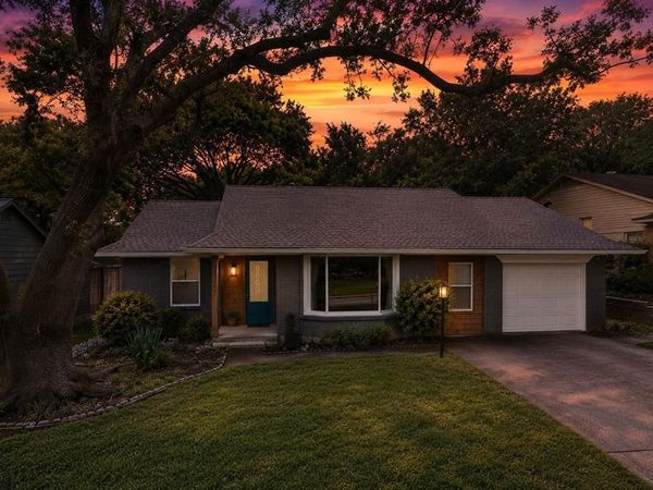 8809 Liptonshire Drive, Dallas, TX 75238