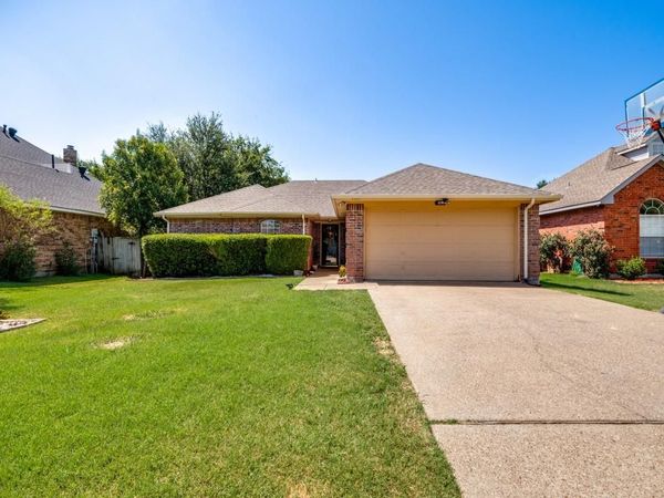 1413 Mockingbird Lane, DeSoto, TX 75115
