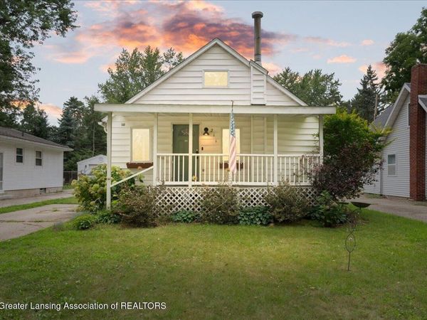 211 N Deerfield Avenue, Lansing, MI 48917