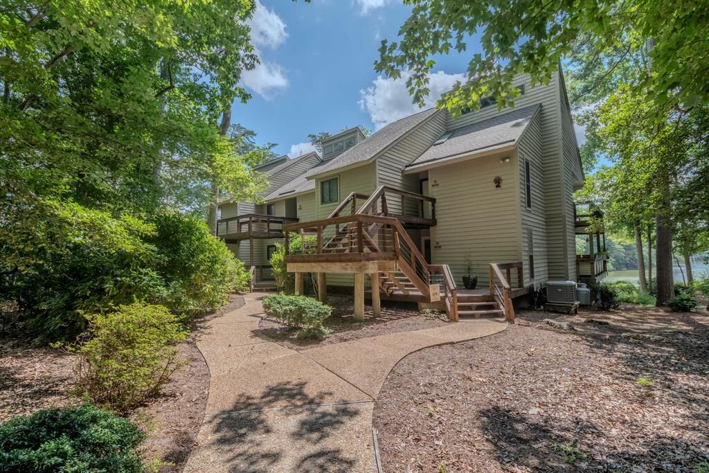 97 Villa Ridge Drive, Hartfield, VA 23071 Main Photo