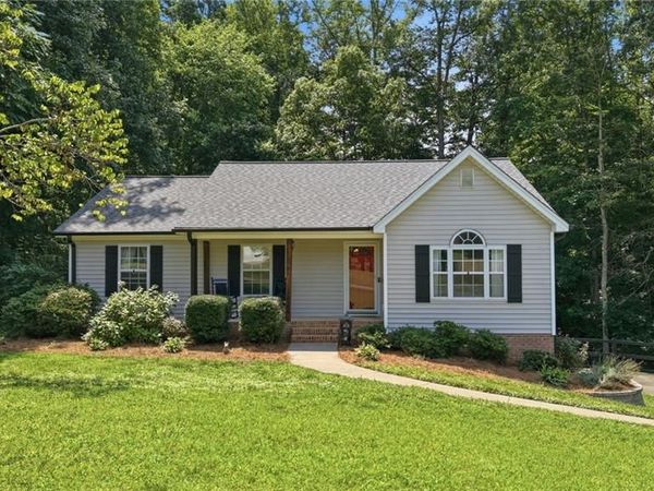 1035 Trinity Place Road , Tobaccoville, NC 27050