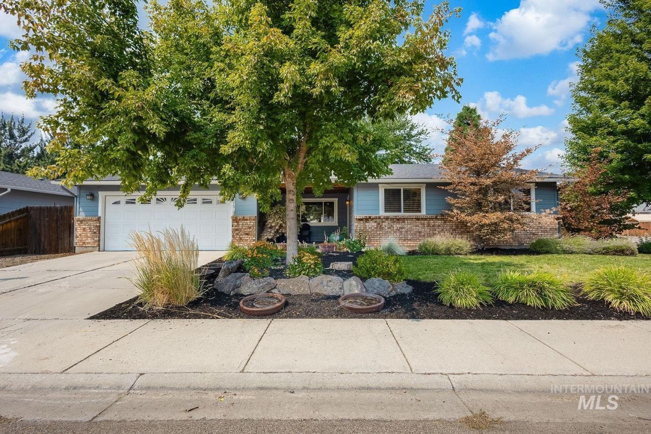 2615 W Rebecca Way, Meridian, ID 83646 Main Photo