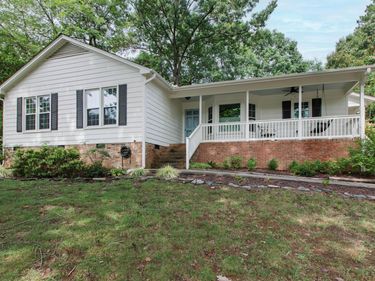 6201 Bramblewood Drive, Raleigh, NC 27612