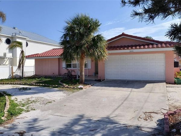 3005 GULF BOULEVARD , BELLEAIR BEACH, FL 33786
